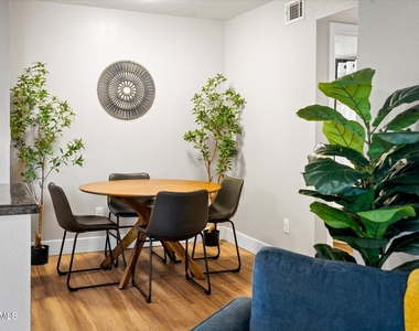 533 W Guadalupe Road - Photo Thumbnail 15
