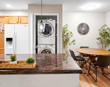 533 W Guadalupe Road - Photo Thumbnail 13