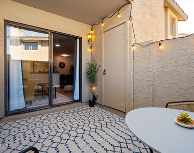 533 W Guadalupe Road - Photo Thumbnail 11