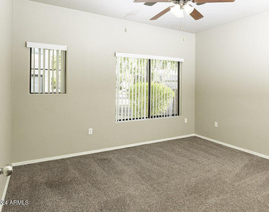 22280 S 209th Way - Photo Thumbnail 4