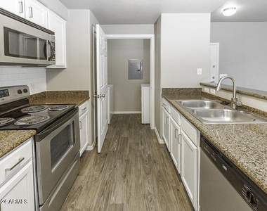 22280 S 209th Way - Photo Thumbnail 3