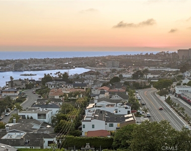 1511 Cliff Drive - Photo Thumbnail 16