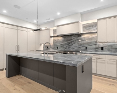 1511 Cliff Drive - Photo Thumbnail 3
