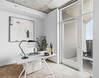 1080 Park Blvd - Photo Thumbnail 12