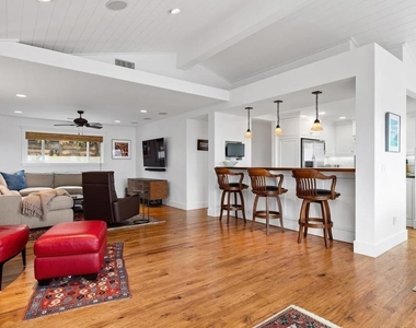 335 10th Street - Photo Thumbnail 2