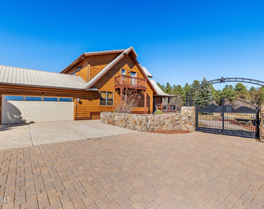8950 W Antoinette Way - Photo Thumbnail 6
