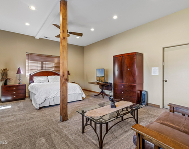 8950 W Antoinette Way - Photo Thumbnail 24