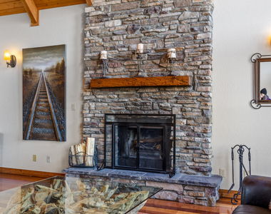 8950 W Antoinette Way - Photo Thumbnail 12