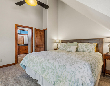 8950 W Antoinette Way - Photo Thumbnail 146