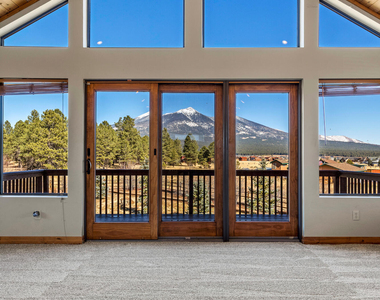 8950 W Antoinette Way - Photo Thumbnail 17