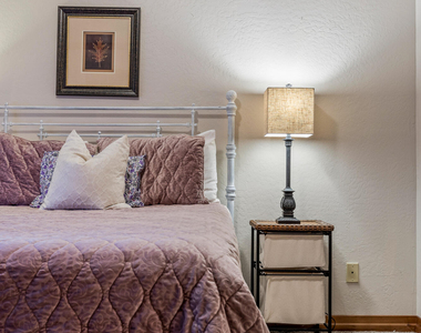 8950 W Antoinette Way - Photo Thumbnail 31