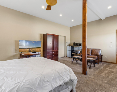 8950 W Antoinette Way - Photo Thumbnail 25