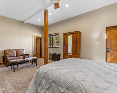 8950 W Antoinette Way - Photo Thumbnail 23