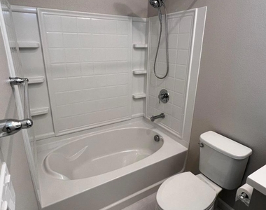 326 Agustin Narvaez Street - Photo Thumbnail 20