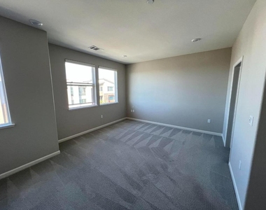 326 Agustin Narvaez Street - Photo Thumbnail 17
