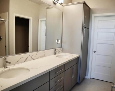 326 Agustin Narvaez Street - Photo Thumbnail 21