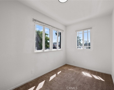 927 Orange Street - Photo Thumbnail 8