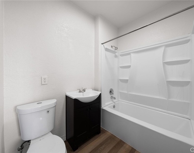 927 Orange Street - Photo Thumbnail 10