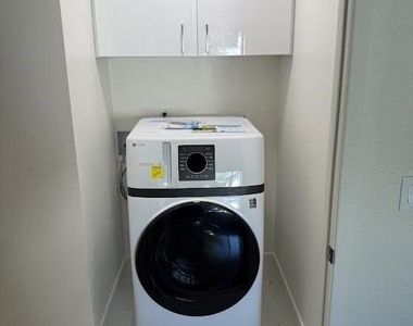 396 W Dryden Street - Photo Thumbnail 6