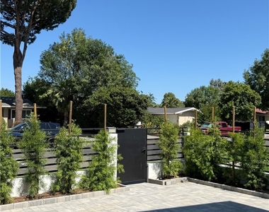 8613 Oakdale Avenue - Photo Thumbnail 20
