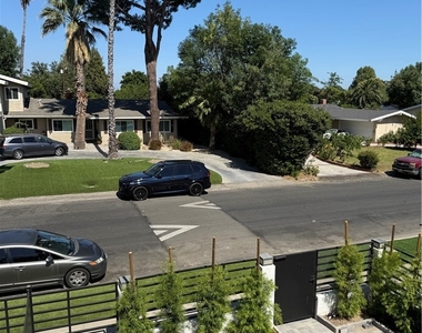 8613 Oakdale Avenue - Photo Thumbnail 18