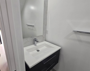 8613 Oakdale Avenue - Photo Thumbnail 6