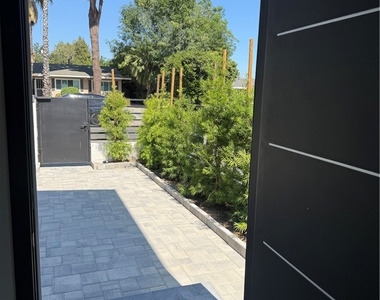8613 Oakdale Avenue - Photo Thumbnail 15