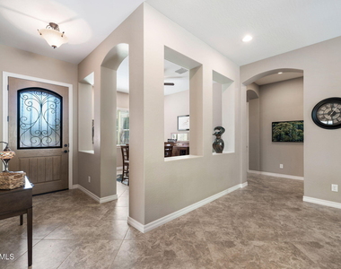 20416 E Raven Drive - Photo Thumbnail 1
