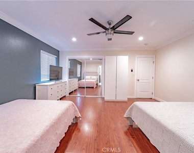 411 E 115th - Photo Thumbnail 9