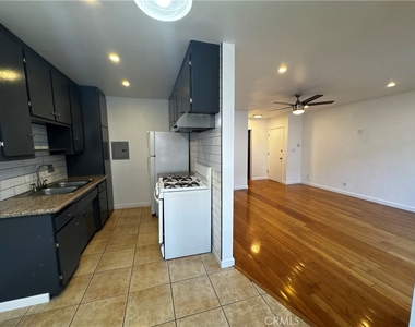 410 S Commonwealth - Photo Thumbnail 2
