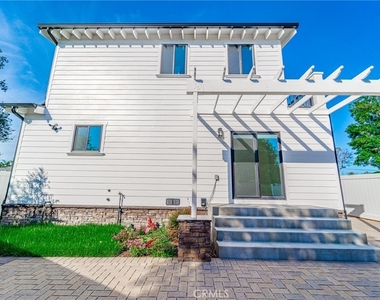 13128 Putnam Street - Photo Thumbnail 3