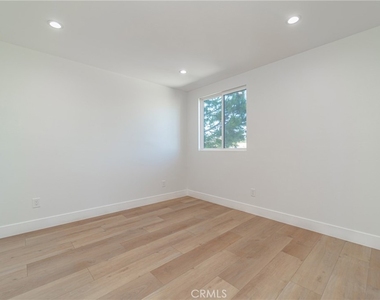 13128 Putnam Street - Photo Thumbnail 26