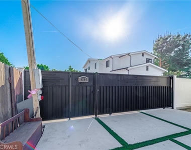 13128 Putnam Street - Photo Thumbnail 4