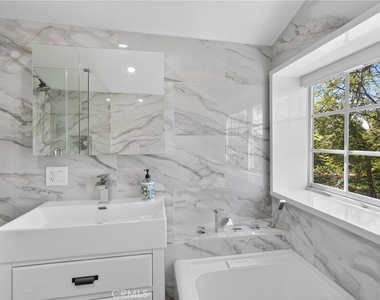 5929 Weaver Lane - Photo Thumbnail 13