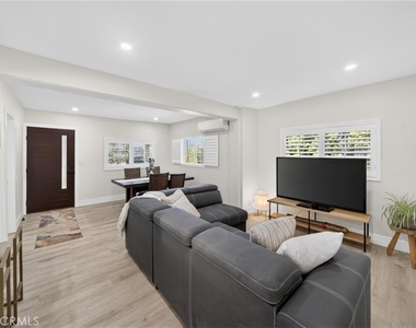 5929 Weaver Lane - Photo Thumbnail 4