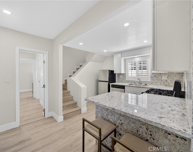 5929 Weaver Lane - Photo Thumbnail 7