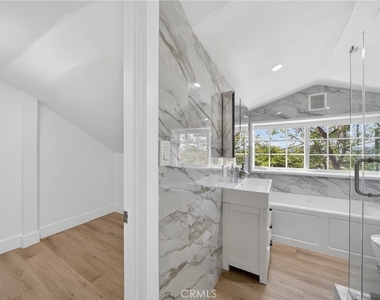 5929 Weaver Lane - Photo Thumbnail 8