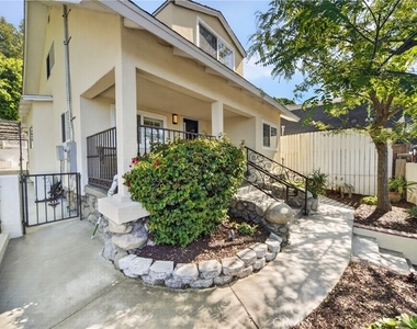 5929 Weaver Lane - Photo Thumbnail 2