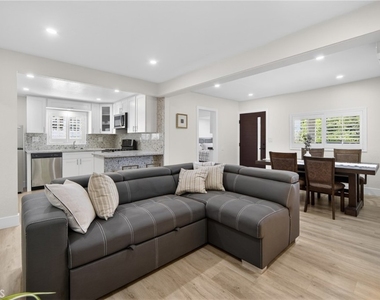 5929 Weaver Lane - Photo Thumbnail 5