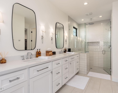 4017 N 49th Place - Photo Thumbnail 16