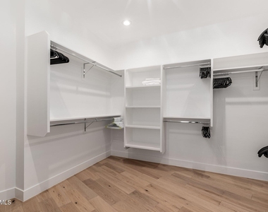 4017 N 49th Place - Photo Thumbnail 18