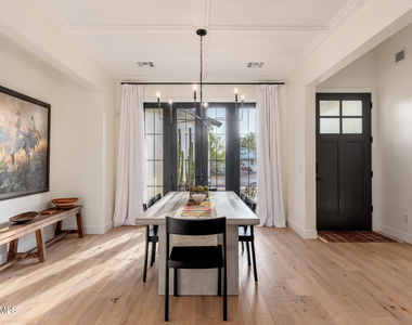 4017 N 49th Place - Photo Thumbnail 5