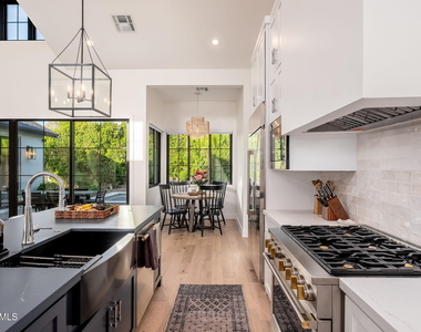 4017 N 49th Place - Photo Thumbnail 8