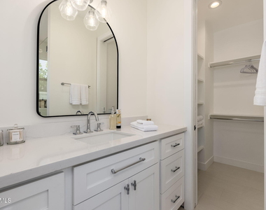 4017 N 49th Place - Photo Thumbnail 24