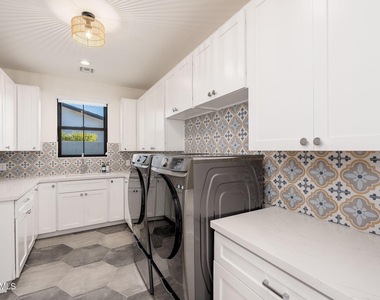 4017 N 49th Place - Photo Thumbnail 14