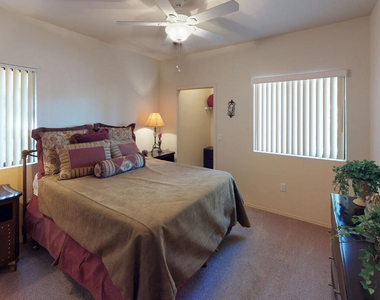 16682 N West Point Parkway - Photo Thumbnail 6