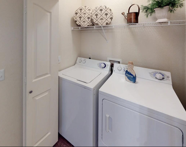 16682 N West Point Parkway - Photo Thumbnail 8