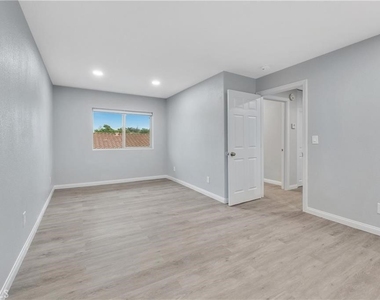 2644 Sycamore - Photo Thumbnail 25