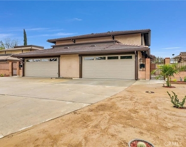 2644 Sycamore - Photo Thumbnail 1