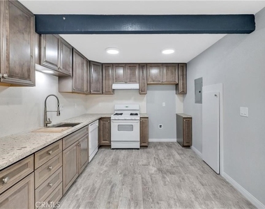 2644 Sycamore - Photo Thumbnail 14